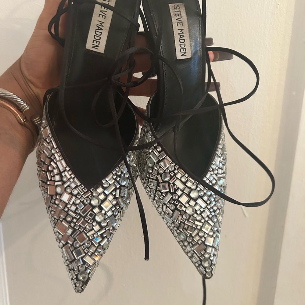 Steve Madden Ravesh-R Heel Size 9, Black Strappy Rhinestone Stunners